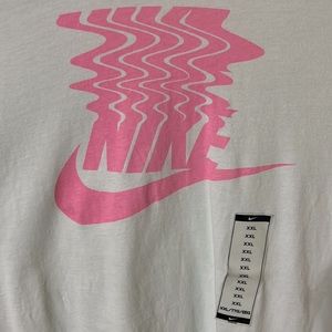 Nike T-shirt NWT XXL